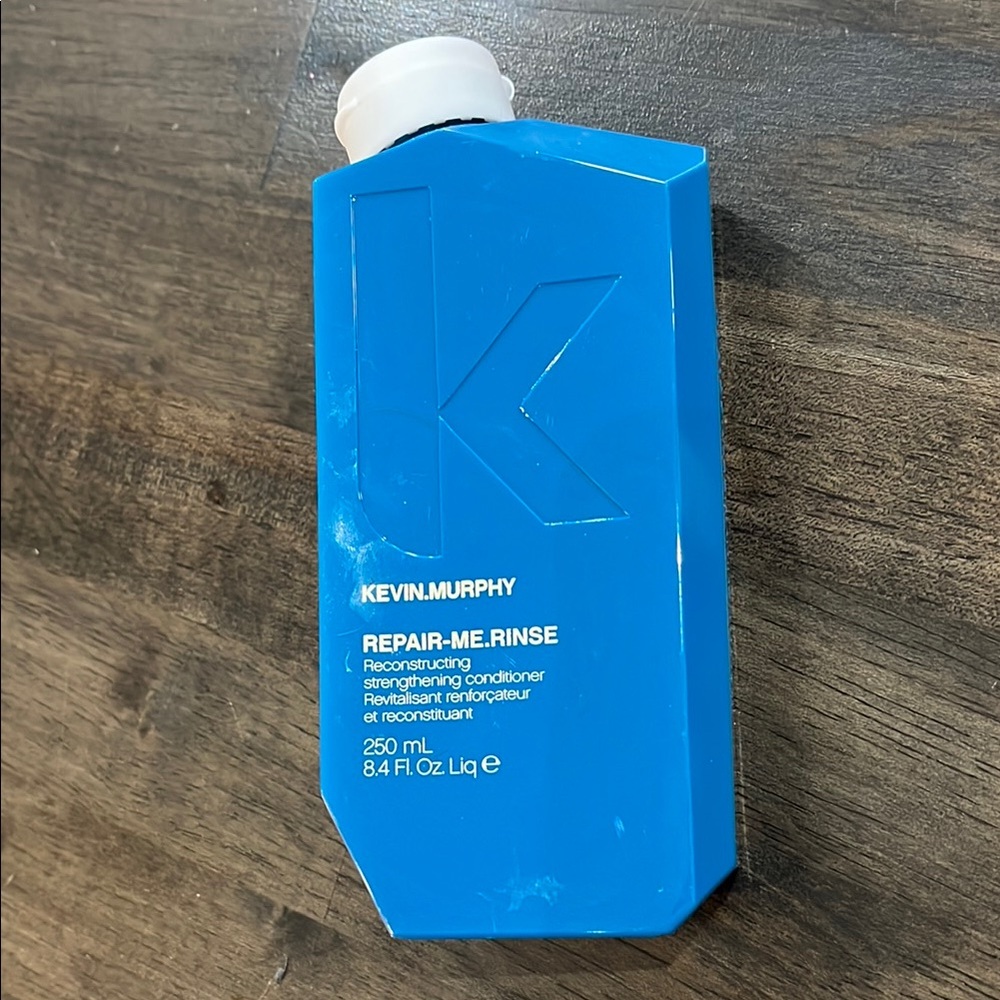 KEVIN.MURPHY Blue Conditioner Geometric Design